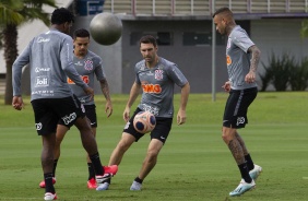 Gil, Fagner, Boselli e Luan durante o treino da tarde desta sexta-feira