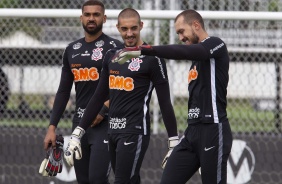 Goleiros Walter, Guilherme e Filipe durante o treino da manh desta sexta-feira