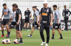 Tiago Nunes comandou mais uma atividade do Corinthians na tarde desta sexta-feira
