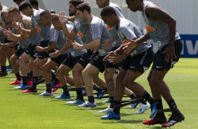 Elenco do Corinthians em treino deste sbado no CT Joaquim Grava