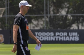 Técnico Tiago Nunes no CT Joaquim Grava
