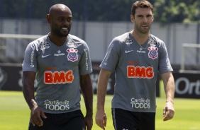 Vagner Love e Mauro Boselli em treino deste sábado no CT Joaquim Grava