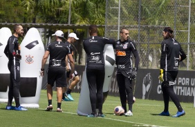 Walter, Filipe, Matheus Donelli e Cássio se preparam para atividade no CT Joaquim Grava