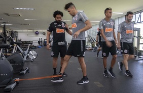 Zagueiro Léo Santos na academia do CT Joaquim Grava