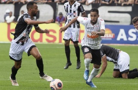 Everaldo em ação no duelo contra a Inter de Limeira