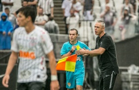 Técnico Tiago Nunes na partida entre Corinthians e Inter de Limeira, pelo Paulistão