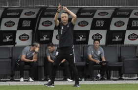 Tiago Nunes dá indicações à equipe do Corinthians contra a Inter de Limeira