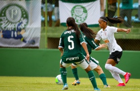 Adriana durante partida contra o Palmeiras