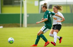 Andressinha em ação na partida contra o Palmeiras