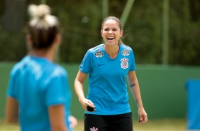 Érika no aquecimento antes da partida contra o Palmeiras