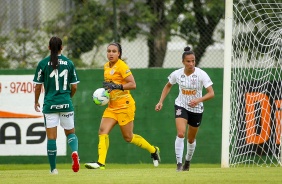 Lelê em ação na partida contra o Palmeiras