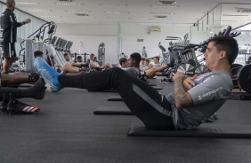 Fagner durante atividade na academia no treino desta tera-feira