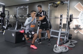 Pedrinho se reapresentou ao Corinthians nesta terça-feira e participou do treino