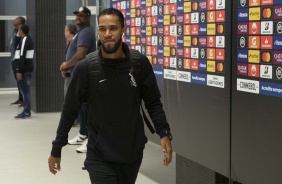 Everaldo na chegada do Corinthians na Arena para o duelo contra o Guaran