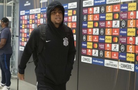 Gustavo na chegada do Corinthians na Arena para o duelo contra o Guaraní