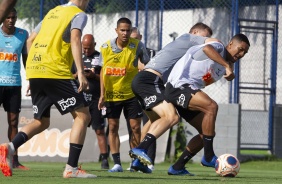 Dav durante treino do Corinthians na tarde desta quinta-feira