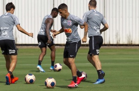 Gabriel durante o treino do Corinthians na tarde desta quinta-feira