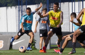 Janderson e Richard durante treino do Corinthians na tarde desta quinta-feira