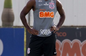 Love durante treino do Corinthians na tarde desta sexta-feira