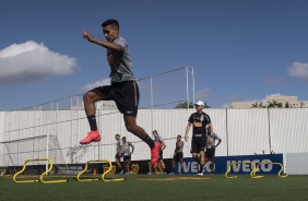 Pedrinho durante treino do Corinthians na tarde desta quinta-feira