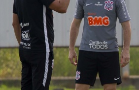 Tiago Nunes e Boselli durante treino do Corinthians na tarde desta sexta-feira