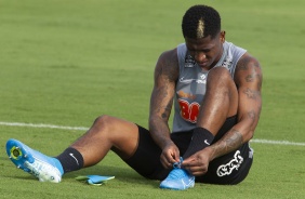 Yony durante treino do Corinthians na tarde desta sexta-feira