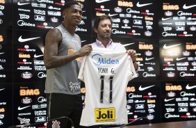 Yony González recebeu a camisa 11 antes do treino desta sexta-feira
