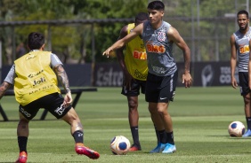 ngelo Araos em treinamento no CT Joaquim Grava