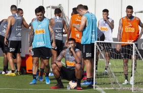 Jogadores do Corinthians durante o treino da tarde desta tera-feira