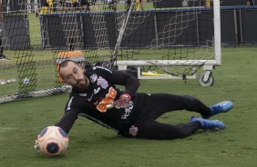 Walter durante treino no CT Joaquim Grava