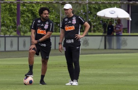 Tiago Nunes e auxiliar no CT Joaquim Grava