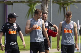 Carlos Augusto e Lucas Piton durante o treino da manh desta quinta-feira