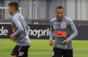 Mateus Vital e Janderson durante o treino da manhã desta sexta-feira