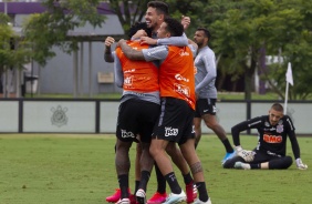 Pedro Henrique, Gil e Sidcley durante o treino da manhã desta sexta-feira