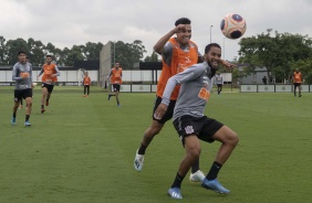 Sidcley e Everaldo durante o treino da manhã desta sexta-feira