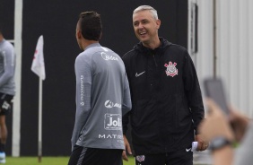 Tiago Nunes e Cantillo durante o treino da manhã desta sexta-feira