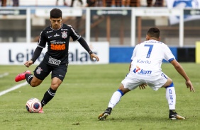 Fagner em ação durante a partida contra o Água Santa