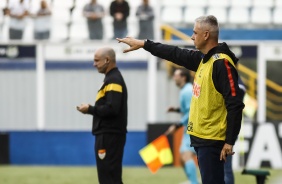 Tiago Nunes orienta o time contra o Água Santa