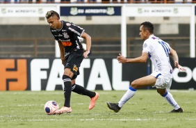 Víctor Cantillo durante a partida contra o Água Santa