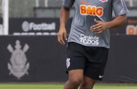 Éderson durante treino nesta segunda no CT Joaquim Grava