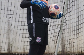Goleiro Cássio durante treino nesta segunda-feira