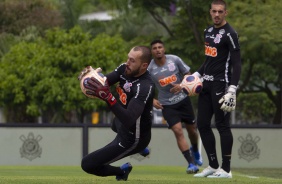 Goleiro Walter em treinamento desta segunda-feira no CT Joaquim Grava