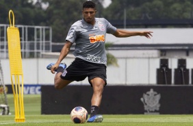 Volante Éderson participa de atividade pela primeira vez nesta segunda