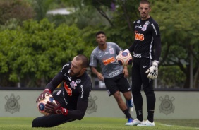 Walter em treinamento desta segunda-feira no CT Joaquim Grava