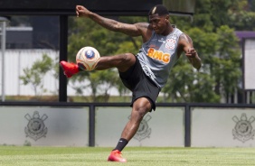 Yony Gonzlez durante treino desta segunda de manh