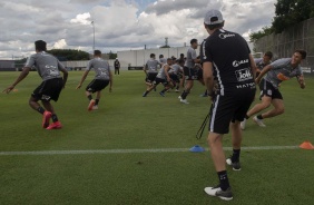 Elenco do Corinthians durante treino no CT Joaquim Grava