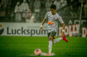 Pedrinho voltou a ser titular na partida contra o Santo Andr