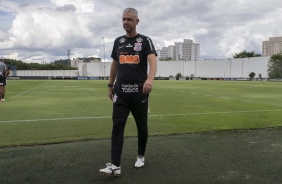 Técnico Tiago Nunes no CT Joaquim Grava