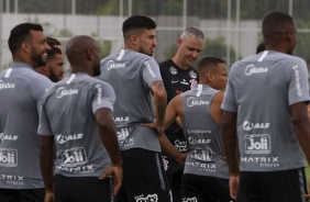 Tiago Nunes comanda treino no CT Joaquim Grava nesta tera-feira