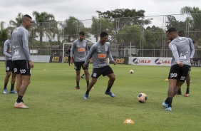 Dav, Richard, Michel Macedo e Camacho durante o treino do Corinthians na manh desta quinta-feira